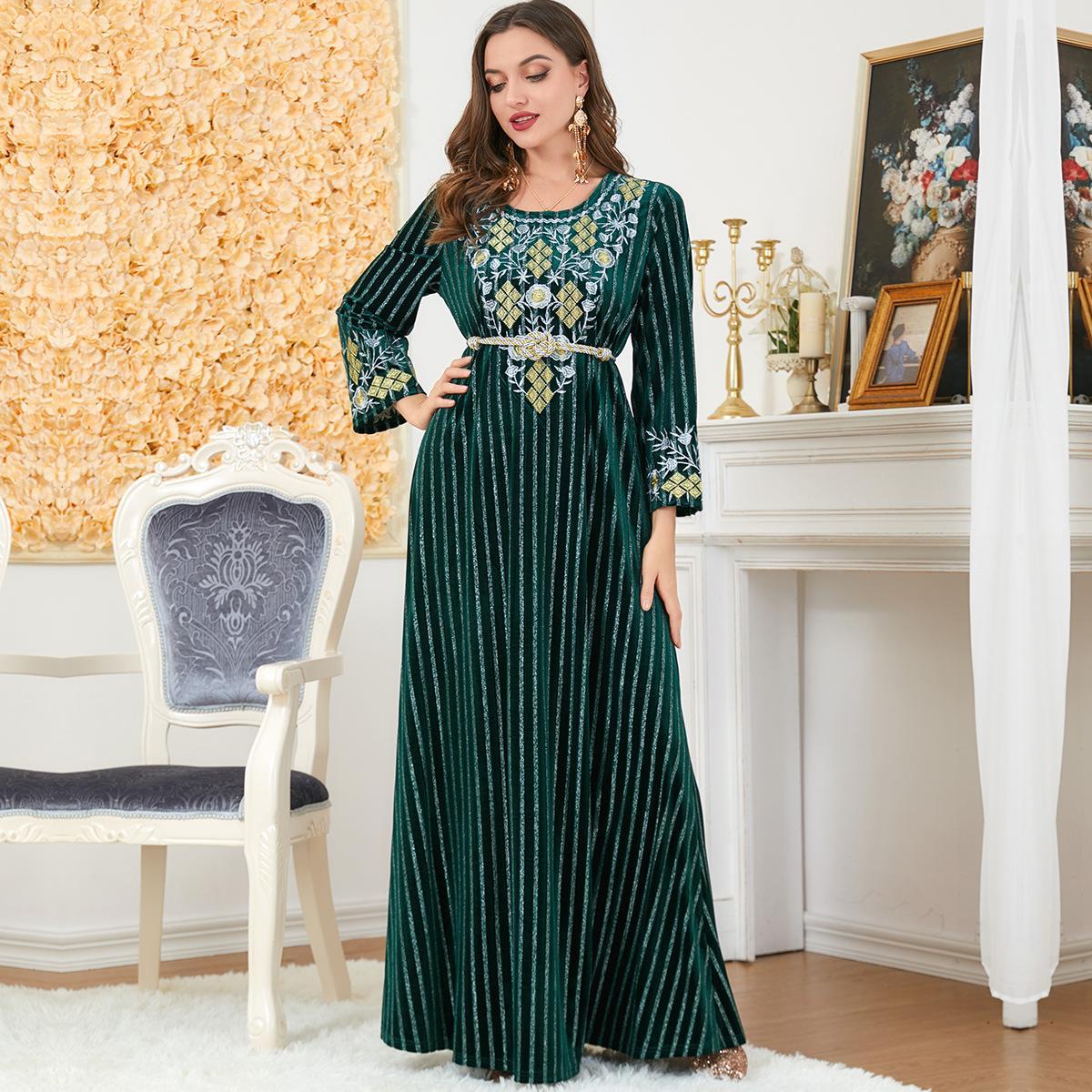 Muslim Women's Wear Embroidery round-Neck Long-Sleeved Dress 3261 - Hiychic