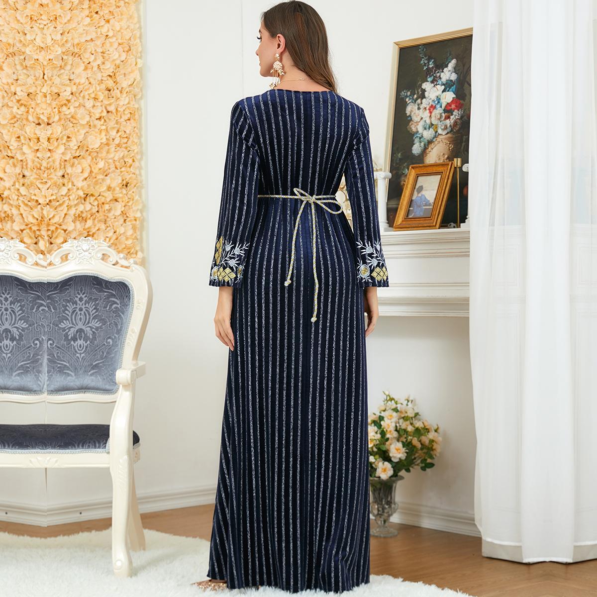 Muslim Women's Wear Robe Bronzing Fabric Embroidered Crew Neck Dress 3261 - Hiychic